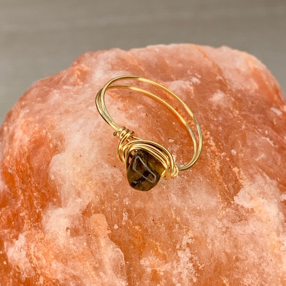 Tumbled crystal ring